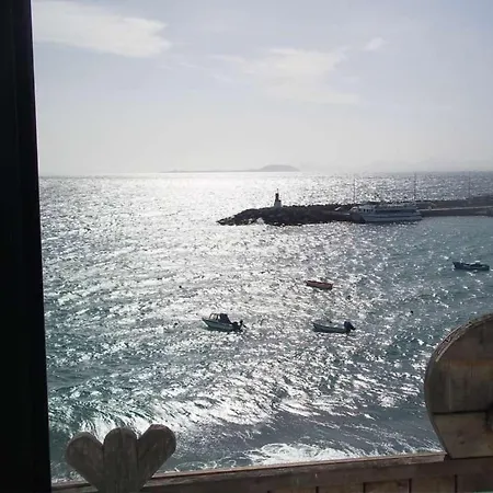 Playa Blanca Sleeps 4 Wifi *